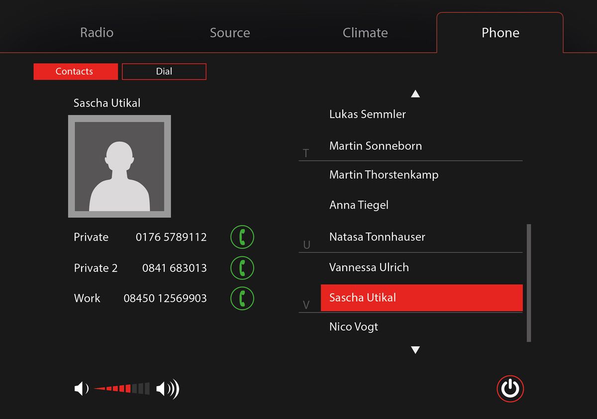Screen Mercedes – A person in the contact list is being selected. 